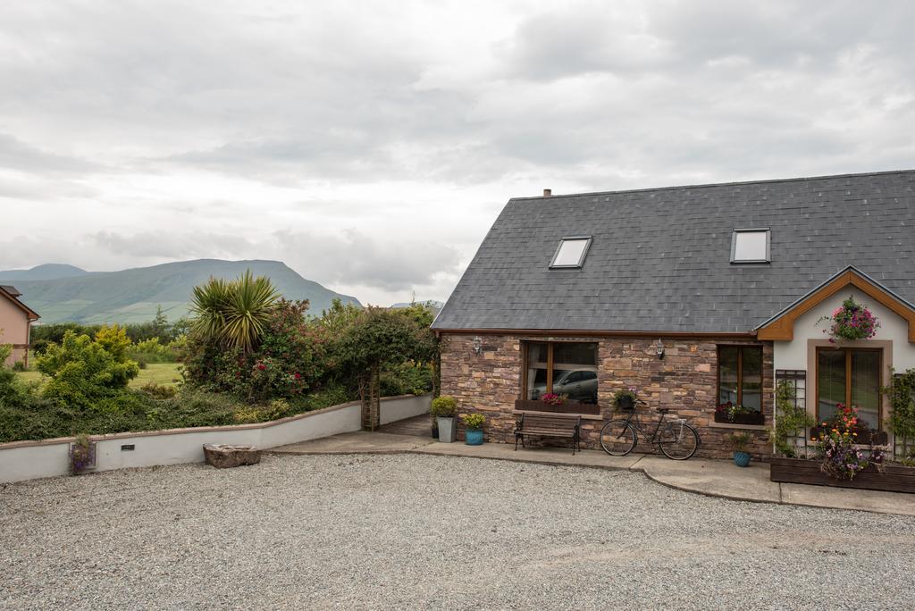 Restmore B&B Annascaul Exterior photo